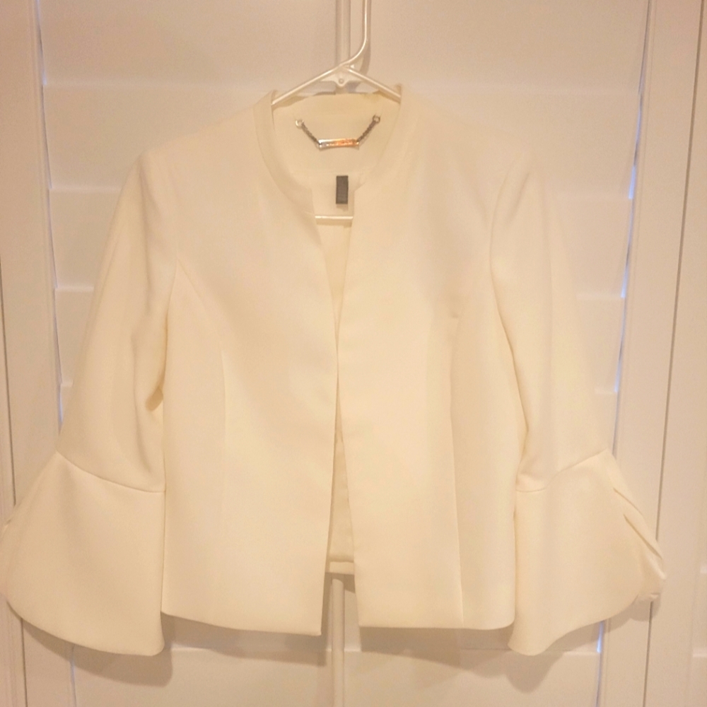 Cream three-quarter sleeve jackett